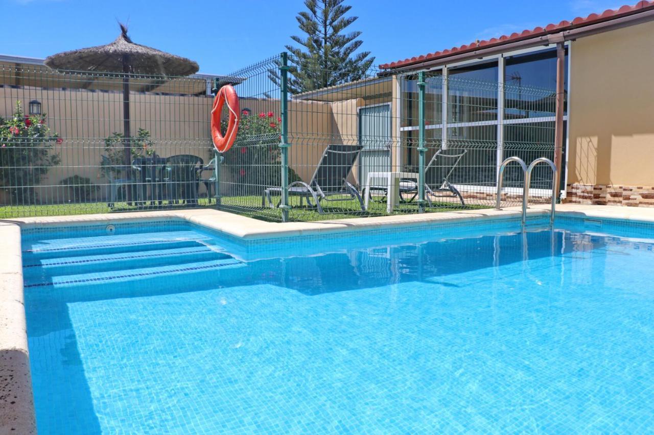 Bungalow Curro Pareja 97 Conil De La Frontera Bagian luar foto